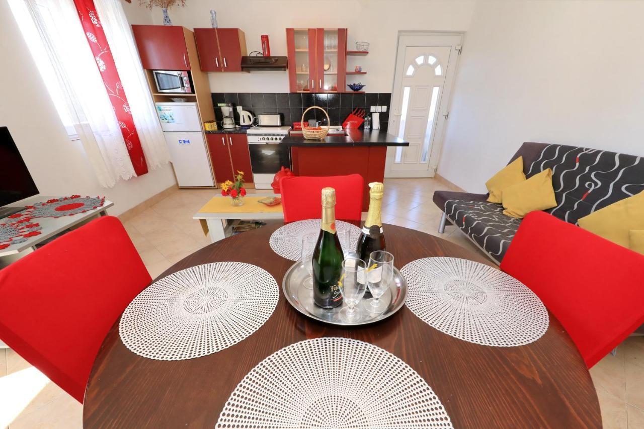 Apartments Luca ราชานาส ภายนอก รูปภาพ