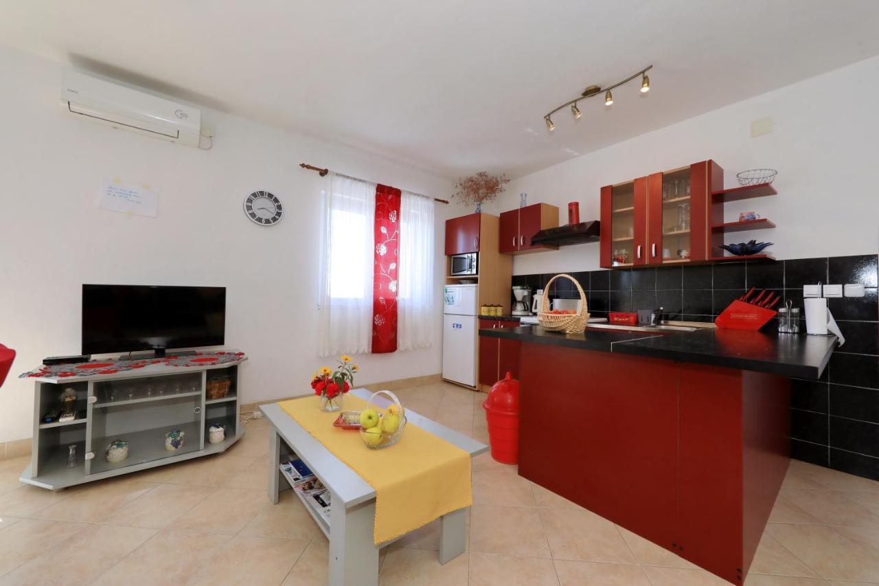 Apartments Luca ราชานาส ภายนอก รูปภาพ